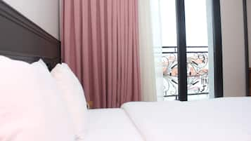 Standard Double Room | Minibar, in-room safe, desk, rollaway beds