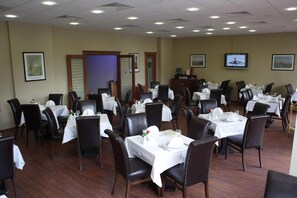Breakfast and dinner served, international cuisine - City Hotel Cerkezkoy (Cerkezkoy)