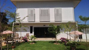 Front of property - Samui Backpacker Hotel (Koh Samui)