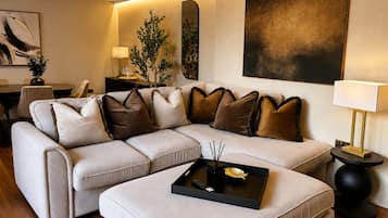 Luxury Villa, Ensuite, Garden View | Lounge