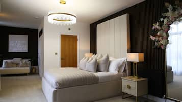 Luksusvilla, eget bad, hageutsikt | 2 soverom