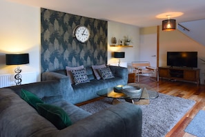 Luxury Villa, Ensuite, Garden View | Lounge - Cedar House at The Old Fire Station (Canterbury)