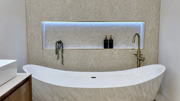Luxury Villa, Ensuite, Garden View | Bathroom