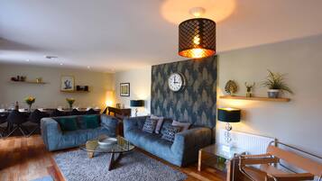 Luxury Villa, Ensuite, Garden View | Lounge