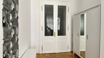 Soundproofing, free WiFi