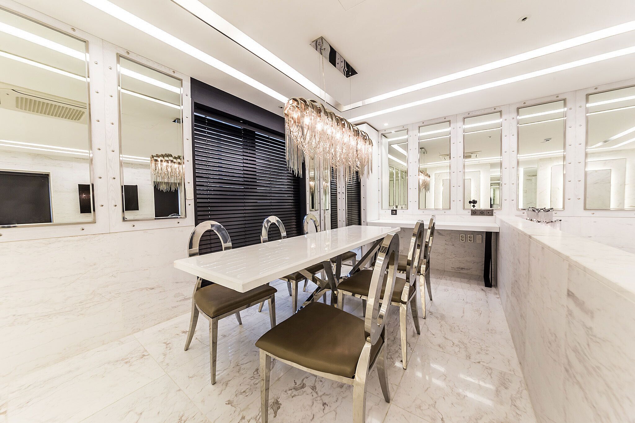 Loyal Suite 1302 (Check-in: Sun-Sat 3PM) | 高級寝具、デスク、ノートパソコン用作業スペース、防音設備