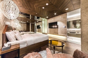Semi Suite Room