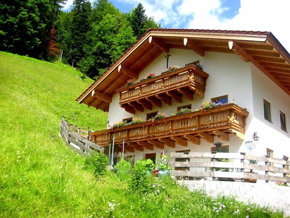Exterior - Vacation apartment no. 1 60 sqm, for 2-4 persons (Berchtesgaden)