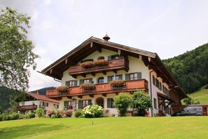 Front of property - Dammerer Hof (Ruhpolding)