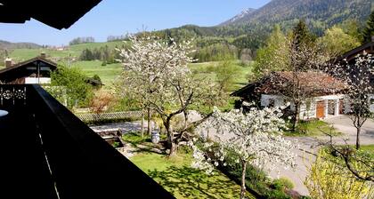 Ferienwohnung Rosenquarz 70qm, Balkon, Küche, 2 Schlafzimmer, 1 Wohnschlafzimmer