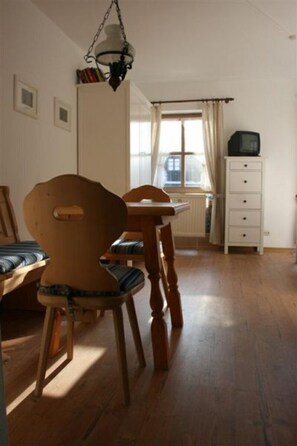 Ferienwohnung Nr. 06, 32 qm, 1-2 Personen, Wohnschlafraum, Balkon-Wohnbereich