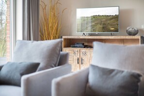 TV, fireplace - Robbenhüs - Robbenhüs (List)