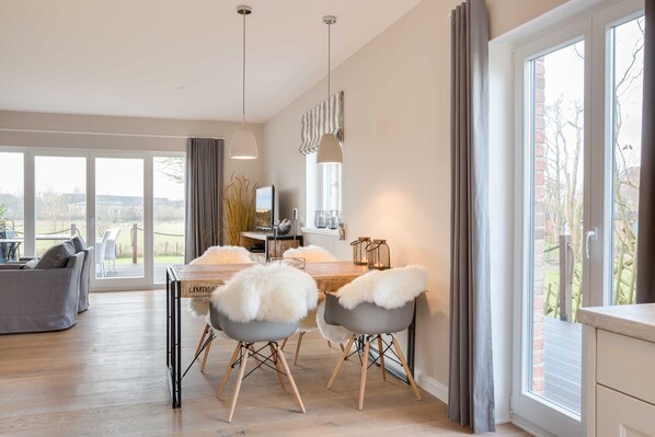 Dining - Robbenhüs - Robbenhüs (List)