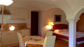 1 Schlafzimmer, Bügeleisen/Bügelbrett, Bettwäsche