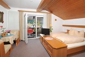 2 Schlafzimmer, Bügeleisen/Bügelbrett, Internetzugang, Bettwäsche