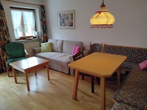 TV - Ferienwohnung im Erdgesoss, 48 qm, Extra Schlafzimmer mit Balkon (Sachrang)