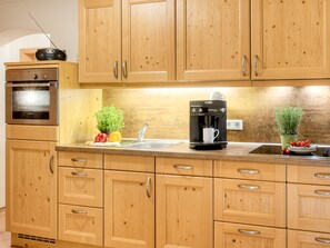 Kühlschrank, Ofen, Herdplatte, Geschirrspüler