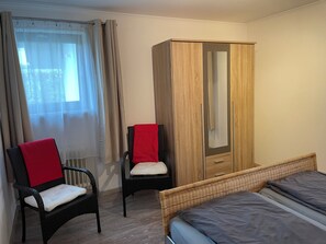 1 غرفة نوم وخدمة الإنترنت وملاءات أسرّة