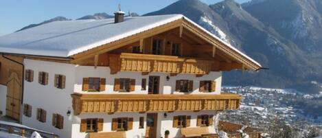 المنشأة من الخارج