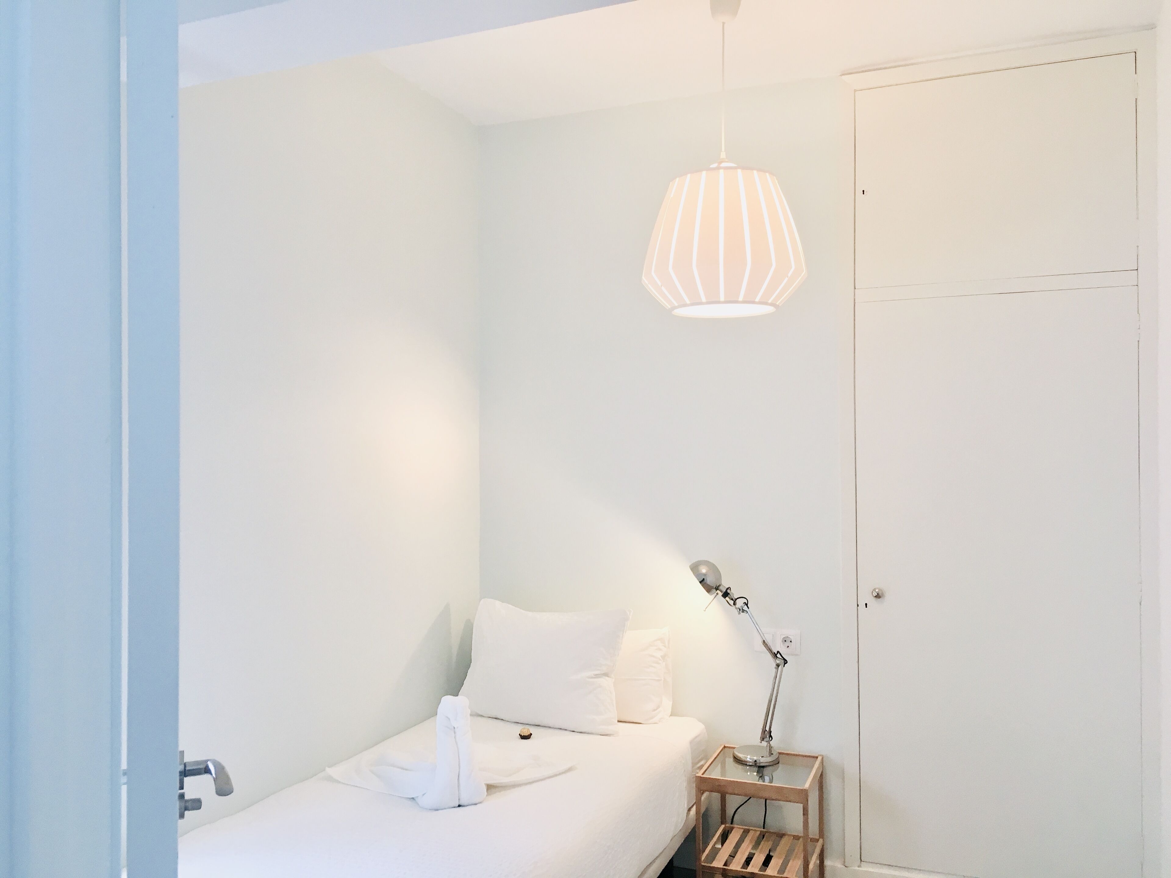 single room, private bathroom