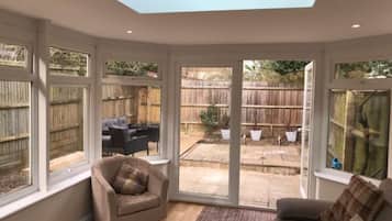 Comfort Single Room, Ensuite (( Small Room ) ) | Lounge