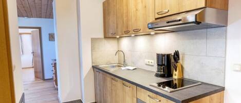 Kühlschrank, Ofen, Herdplatte, Geschirrspüler