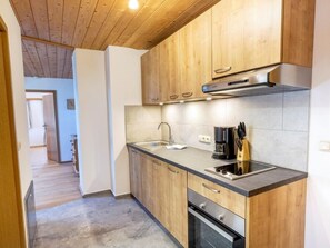 Réfrigérateur, four, plaque de cuisson, lave-vaisselle