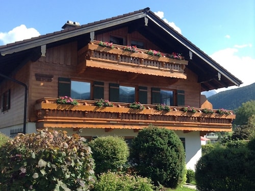 Ferienwohnung 1-4 Pers., 65 m², 2 SZ, Wohnzimmer, Kochnische, 2x  Dusche/WC, Balkon