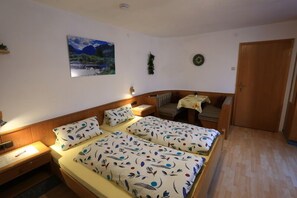 1 dormitorio y ropa de cama