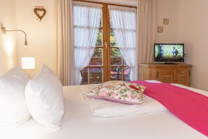 1 غرفة نوم وخدمة الإنترنت وملاءات أسرّة