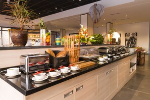 Morgenmadsbuffet hver dag (20000 RWF pr. person)