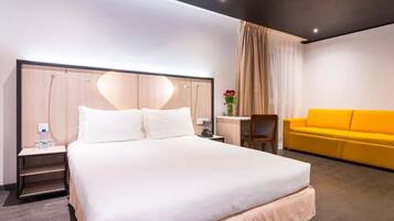 Premium bedding, in-room safe, desk, soundproofing