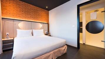 Hochwertige Bettwaren, Zimmersafe, Schreibtisch, schallisolierte Zimmer