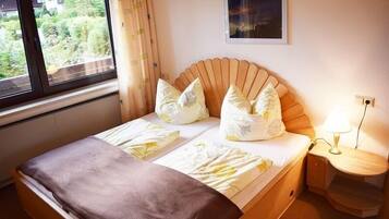 1 bedroom, internet, bed sheets