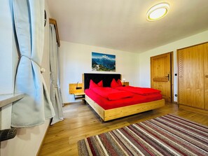 1 غرفة نوم ومكواة/لوح كي وخدمة الإنترنت وملاءات أسرّة