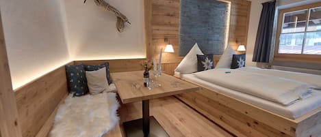 1 غرفة نوم وخدمة الإنترنت وملاءات أسرّة