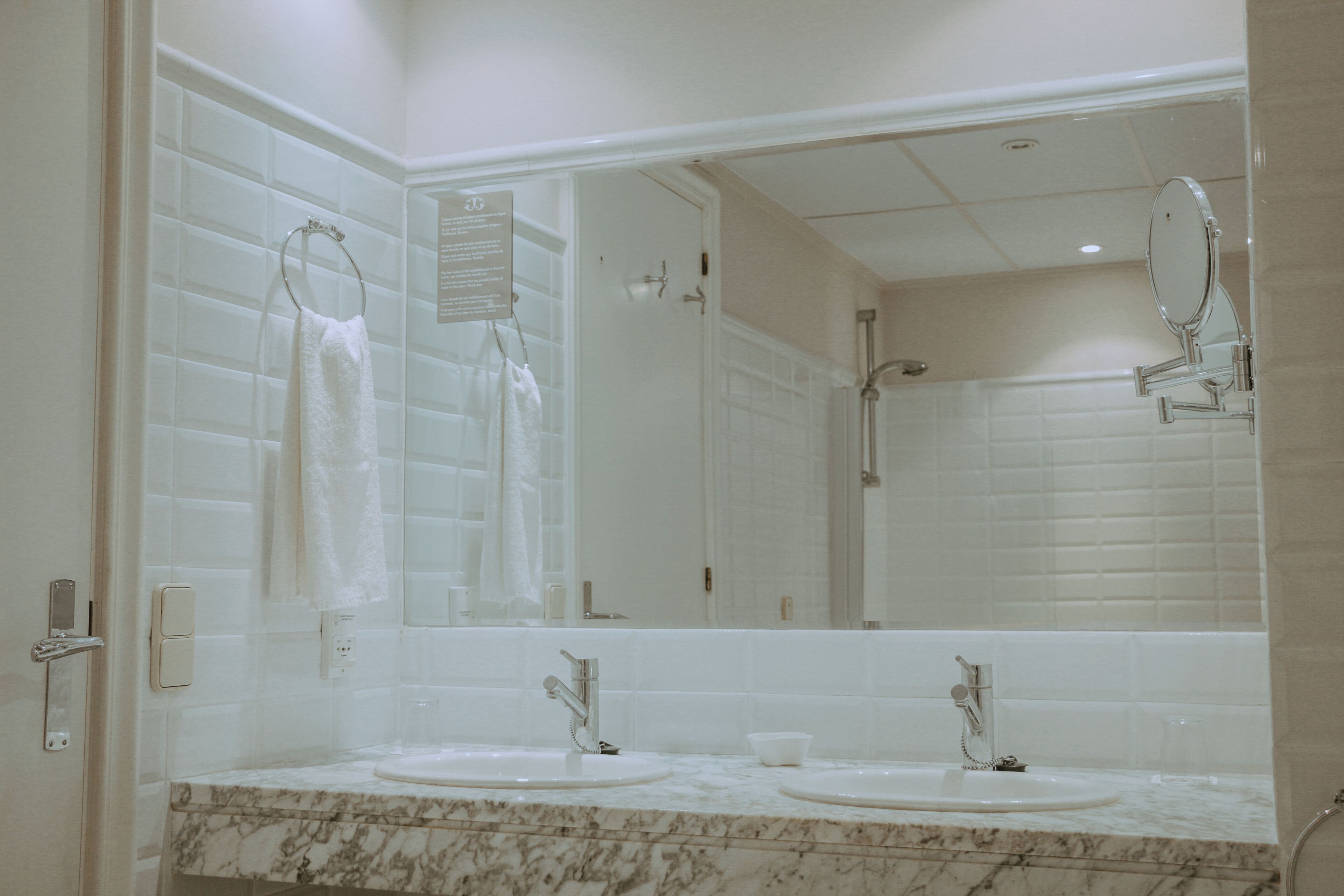 Triple Room | Bathroom | Bathtub, free toiletries, hair dryer, bathrobes