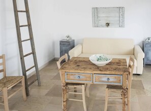 Apartment, Garden View | In-room dining - Masseria Parco della Grava (Fasano)
