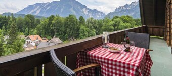 山の景色を望む美しい人里離れた場所にある3ベッドルーム+ 2バスルームの2〜5人用の居心地の良いアパートメント