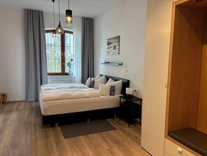 1 bedroom, internet, bed sheets - Two-room vacation apartment, 53sqm, shower/WC, kitchen, terrace (Reit im Winkl)