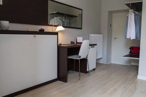 Bureau, Wi-Fi gratuit, draps fournis