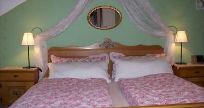 Ferienwohnung 60m², 2. Stock, 2 Schlafzimmer, Wohnzimmer, Küche, TV, Balkon