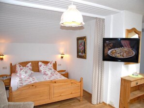 1 quarto, acesso à internet, roupa de cama