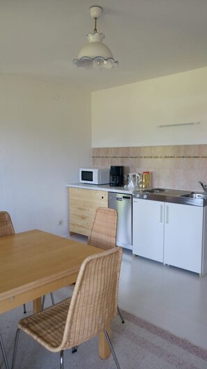 Dining - Vacation apartment for 5 persons, 100 sqm, 3 bedrooms (Bayerisch Gmain)