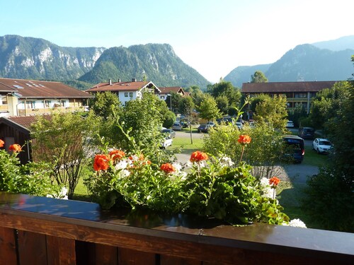 Lavendel-Apartment für 4 Personen, 2 separate Schlafzimmer, Balkon, 65 m²