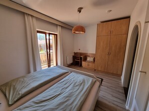 1 bedroom, internet, bed sheets - Vacation apartment "Bergblick", 50sqm, 1 bedroom, balcony with mountain view (Bad Reichenhall)