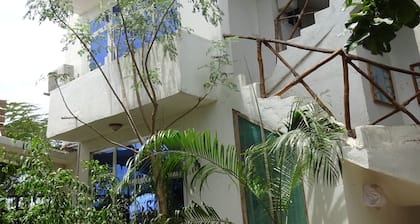 Homeland Swahili Lodge - Hostel