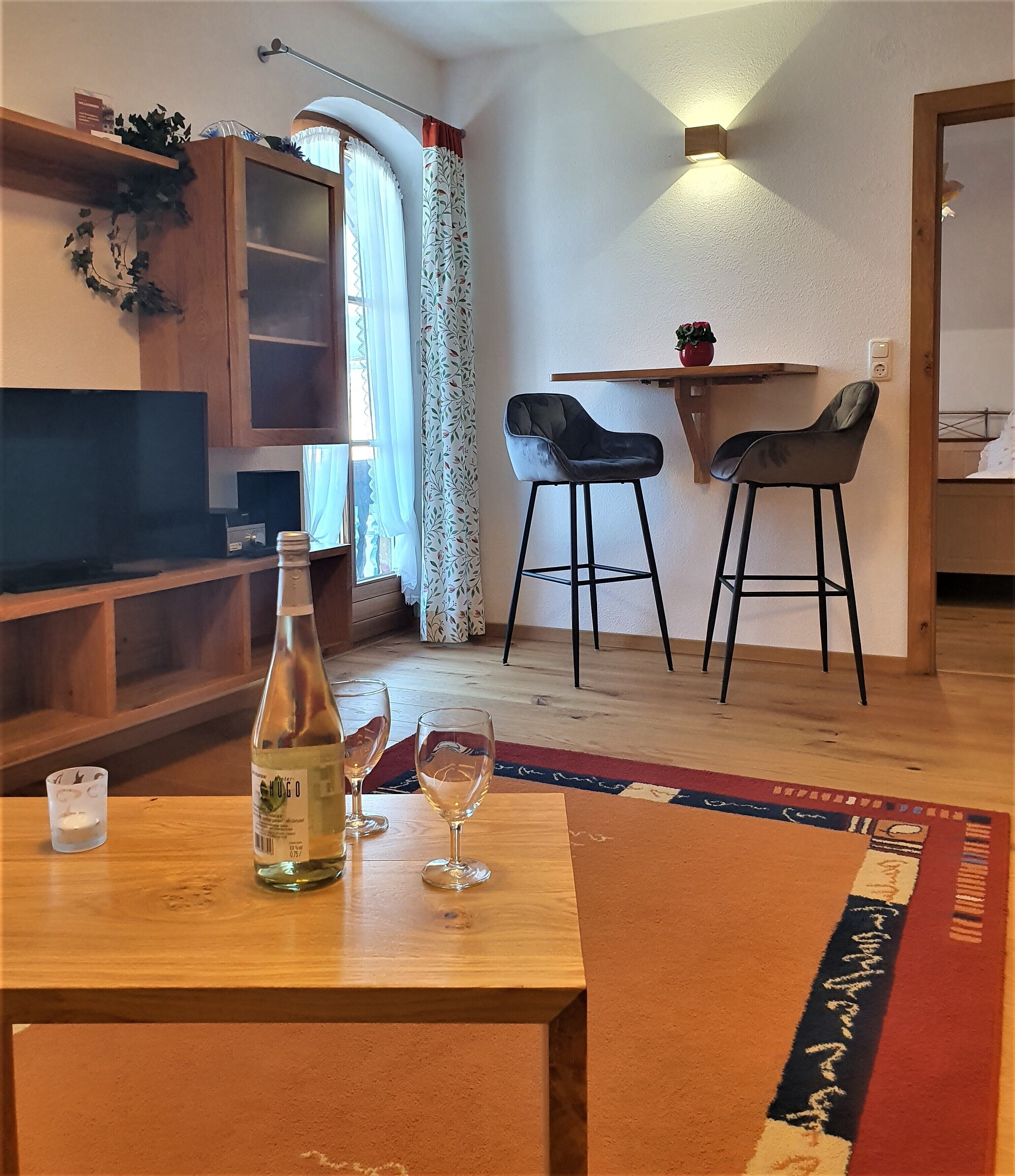 Fernseher, Tischtennisplatte