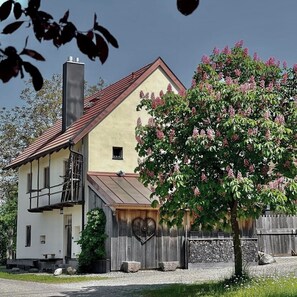 Exterior - Appartement Getreidekasten im 1. Obergeschoss mit einem Schlafzimmer mit Dusche / WC (Breitbrunn am Chiemsee)