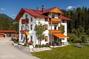 Exterior - Vier-Raum-Ferienwohnung, 85 qm, Dusche/WC, Küche, (Reit im Winkl)